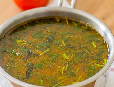 south-indian-Tomato-rasam-with-rasam-powder-garlic-tamil-recipe-1-2